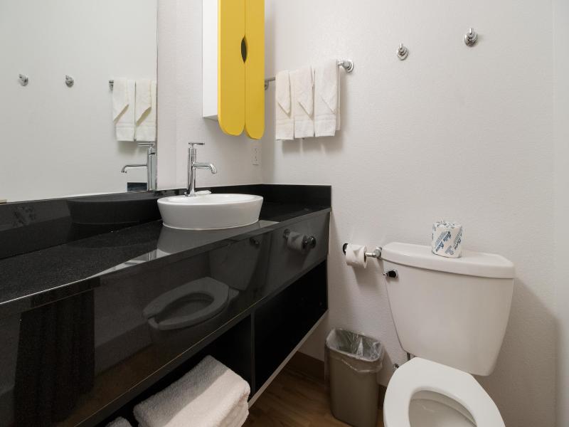 Room Accessible-Queen Size Bed