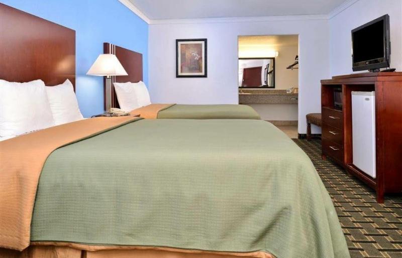 Executive Inn image
