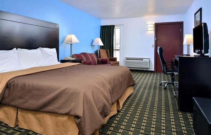 Executive Inn image