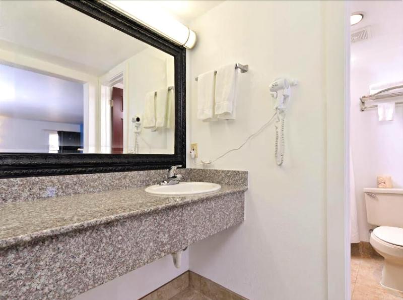 Executive Inn image