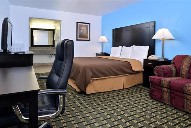Executive Inn image