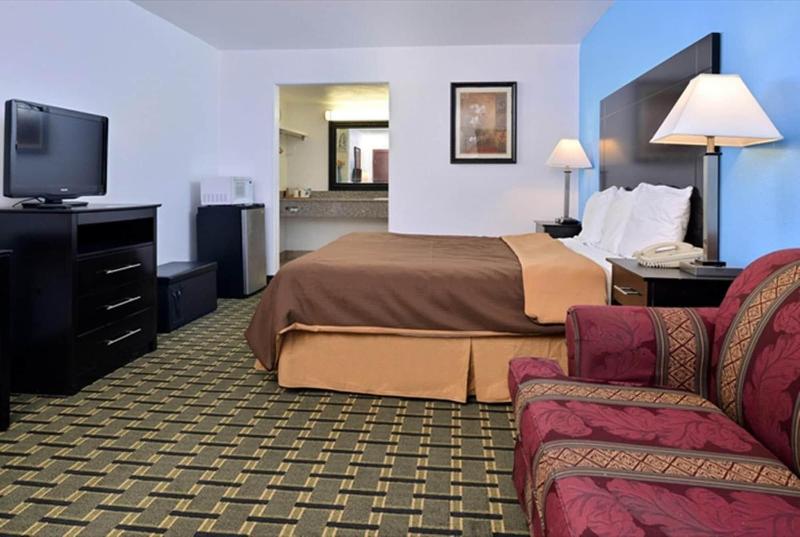 Executive Inn image