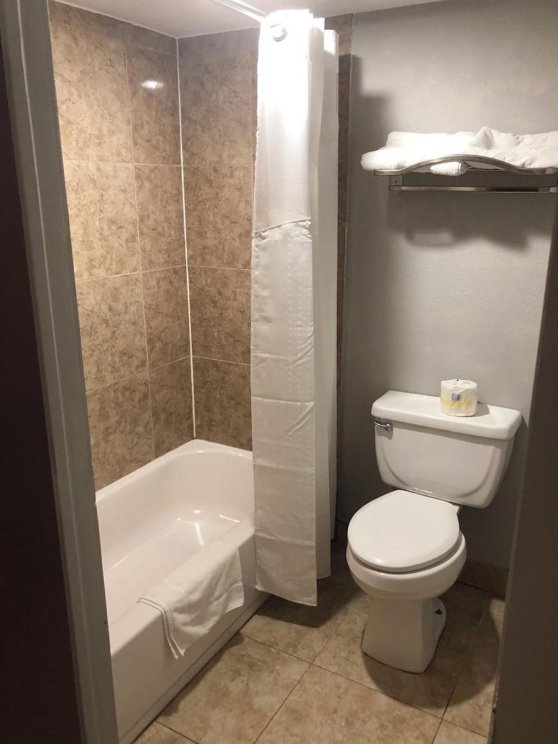 Executive Inn image