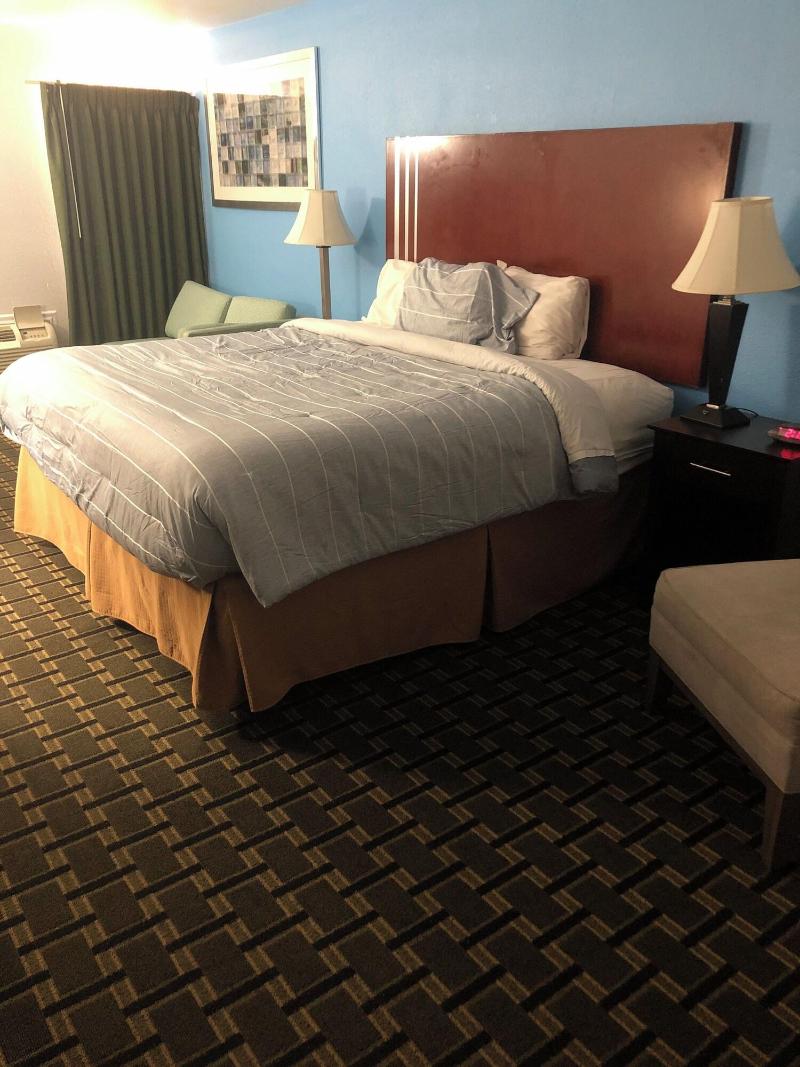 Executive Inn image