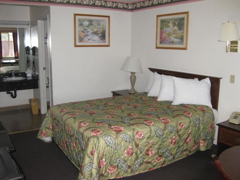 Sunrise Inn image