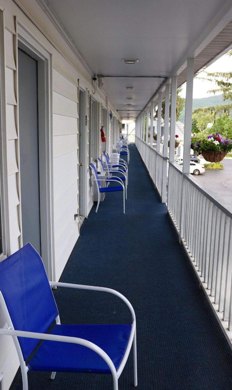 Admiral Motel image