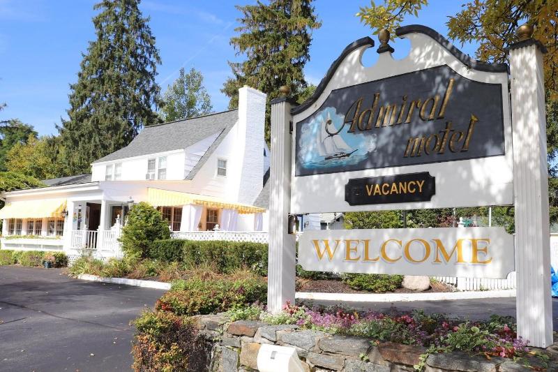 Admiral Motel image