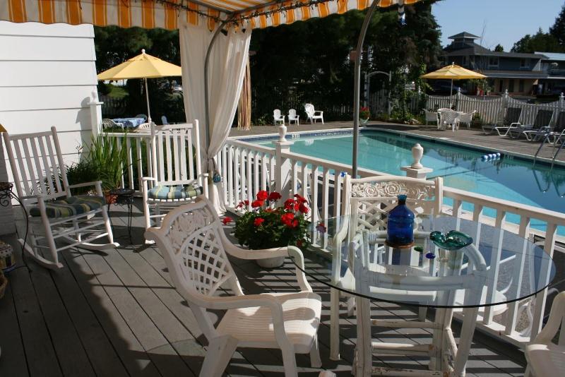 Admiral Motel image