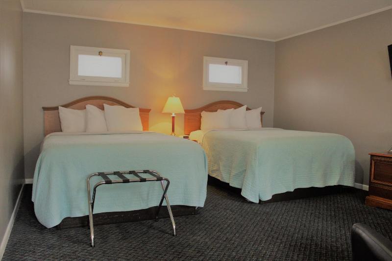 Admiral Motel image