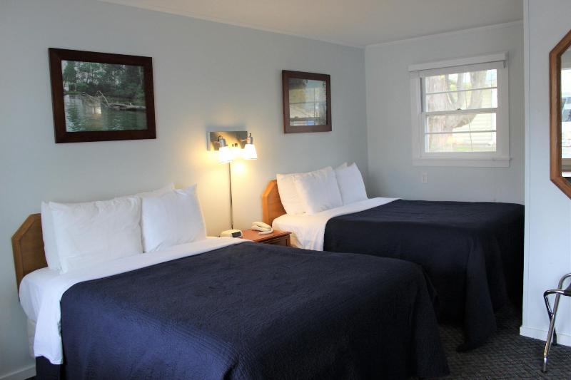 Admiral Motel image