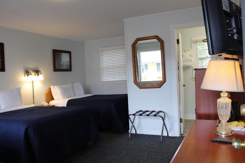 Admiral Motel image