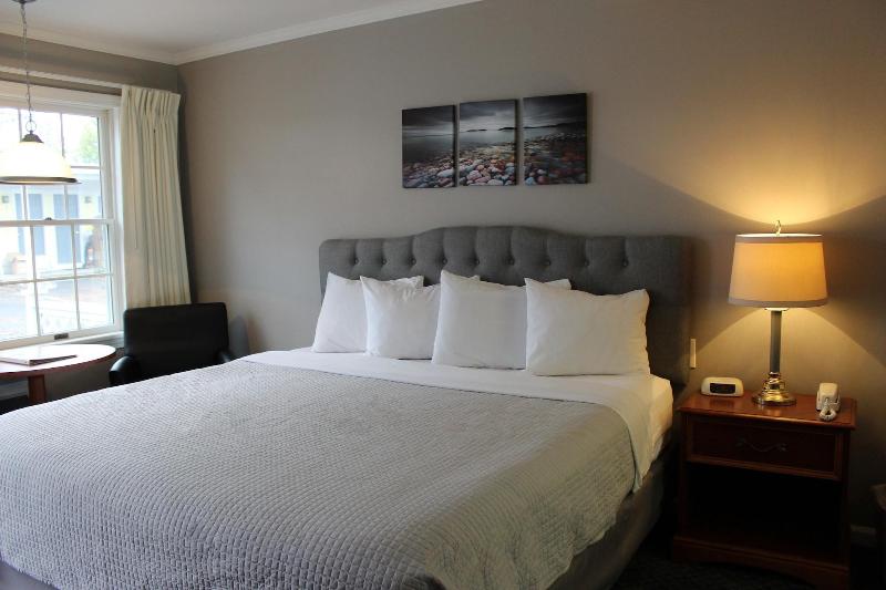 Admiral Motel image
