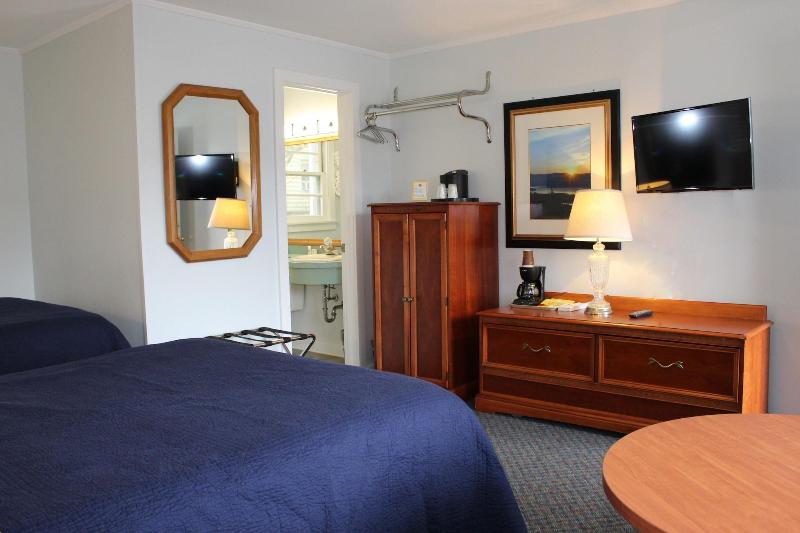 Admiral Motel image