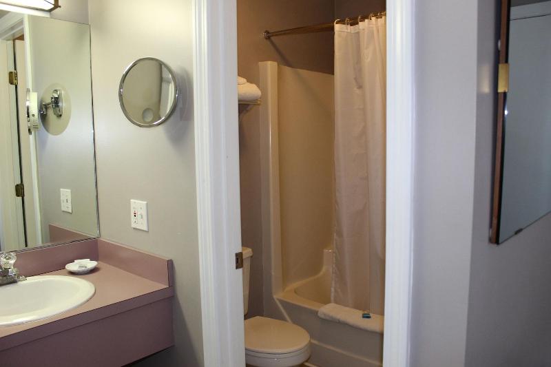Admiral Motel image