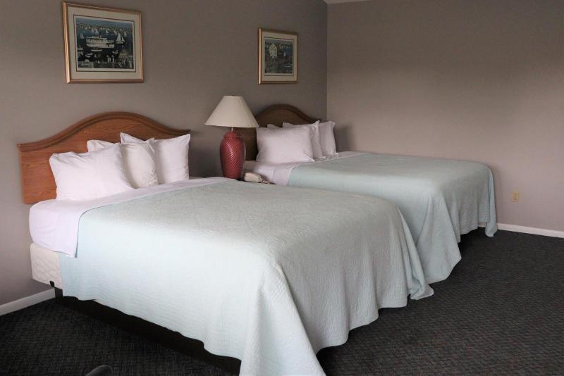 Admiral Motel image