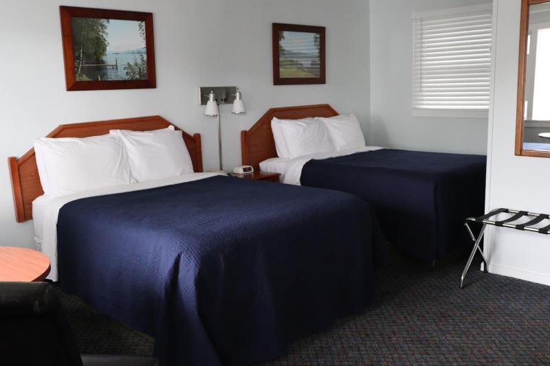 Admiral Motel image