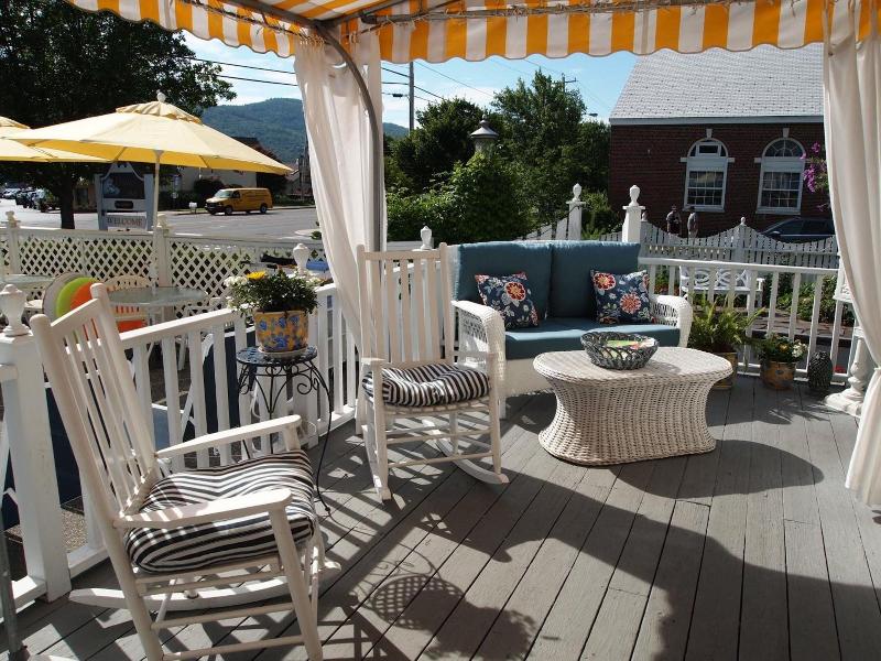 Admiral Motel image