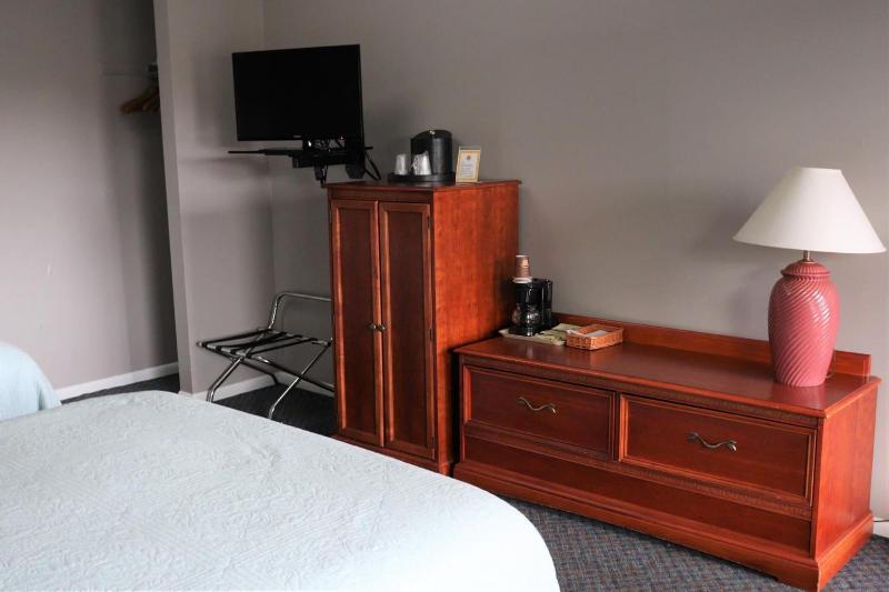 Admiral Motel image