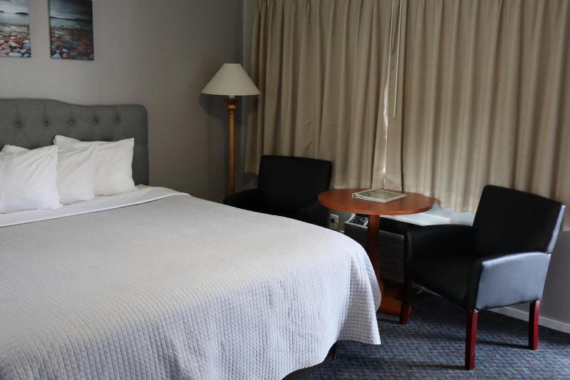 Admiral Motel image