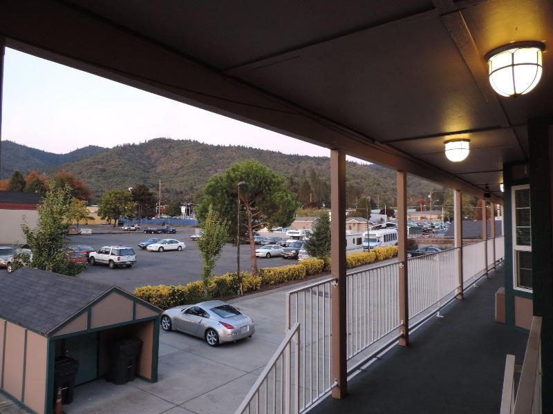 Sweet Breeze Inn — exterior view