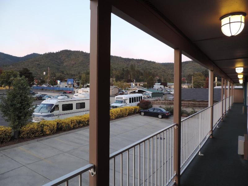 Sweet Breeze Inn — general view