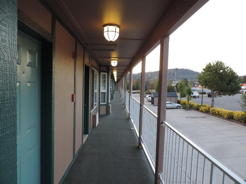 Sweet Breeze Inn — general view