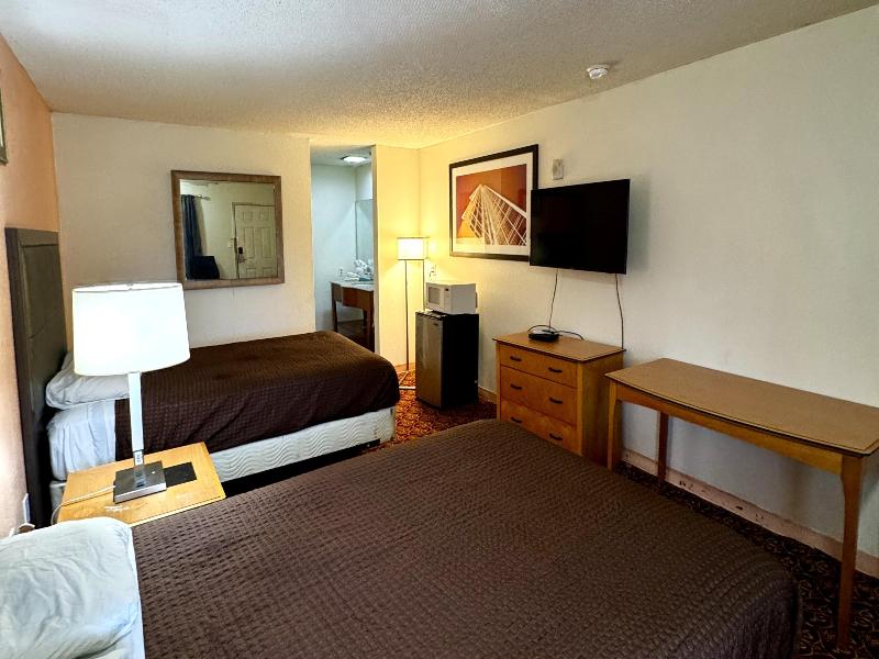 Woodberry Inn & Suites By OYO Rome GA image