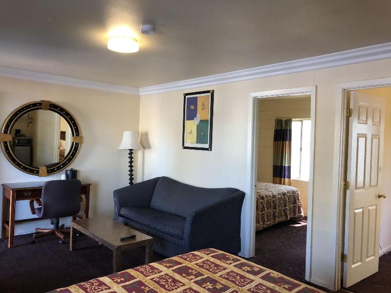 Lamplighter Motel image