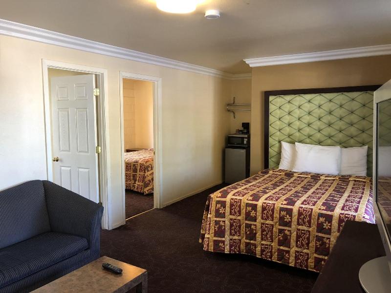 Lamplighter Motel image