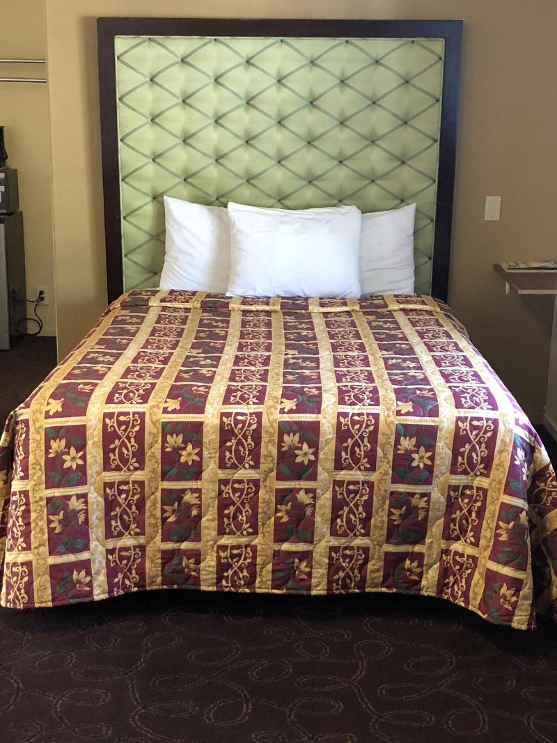 Lamplighter Motel image