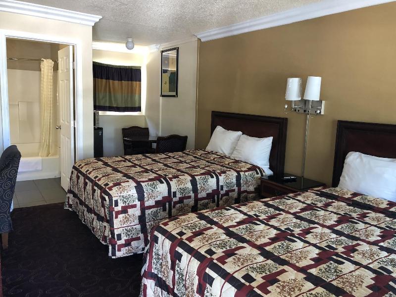 Lamplighter Motel image