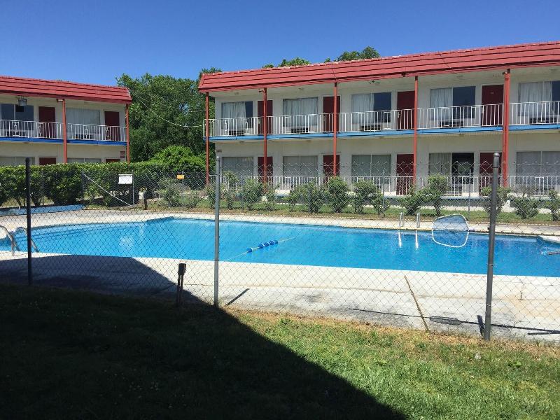 Flagship Inn
