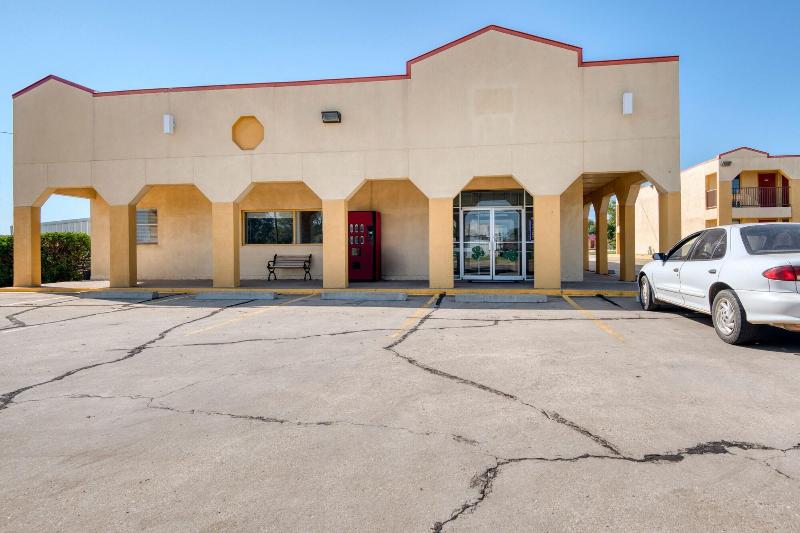 Deluxe Inn
