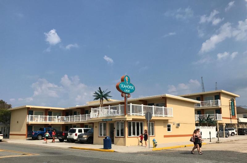 Seahorse Inn image