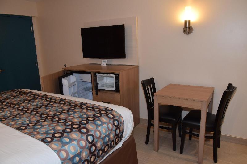 Seahorse Inn image