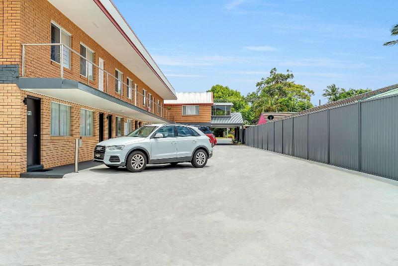 Surf Beach Motel Port image