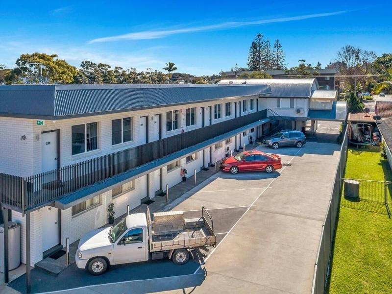 Surf Beach Motel Port image