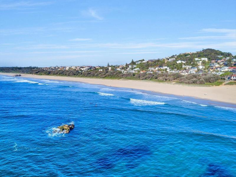 Surf Beach Motel Port image