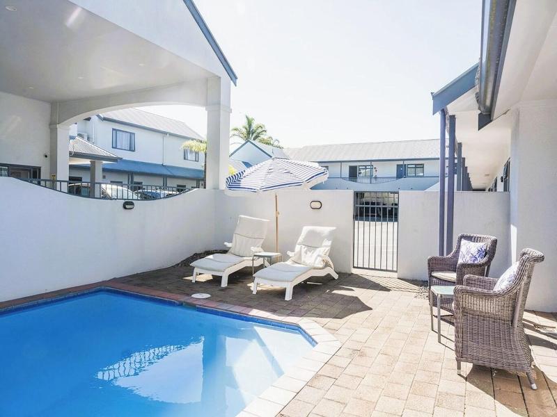 Aquarius Motor Inn