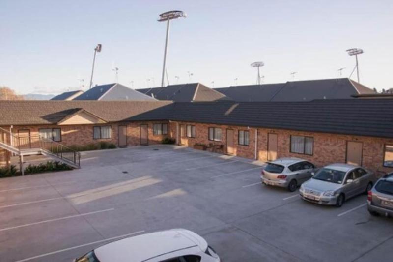 Arena Court Motel