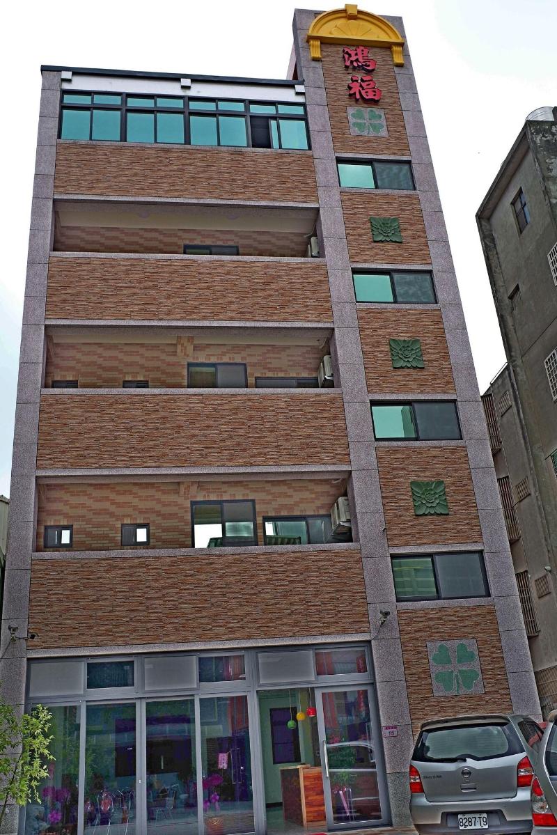 Lucky Hotel
