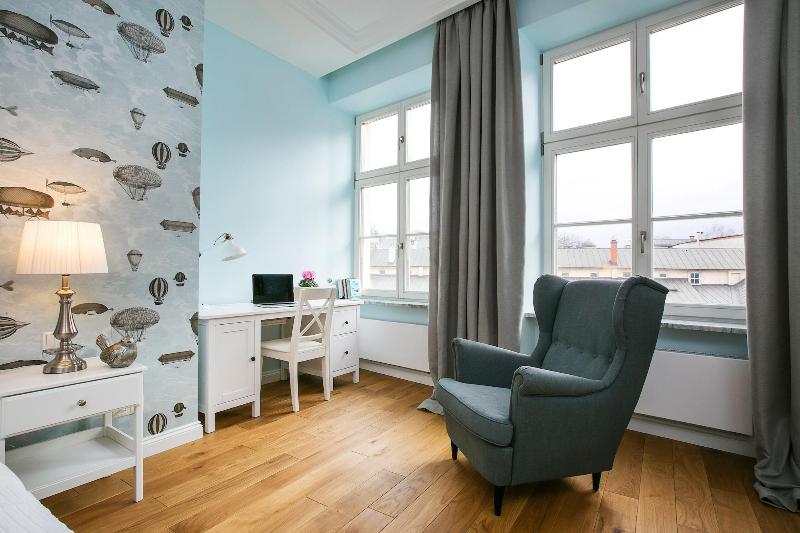 Luxury Mint Apartments Main Square image