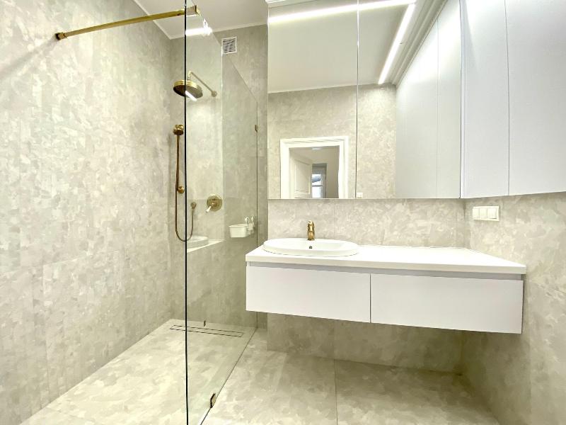 Luxury Mint Apartments Main Square image