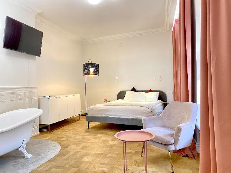 Luxury Mint Apartments Main Square image