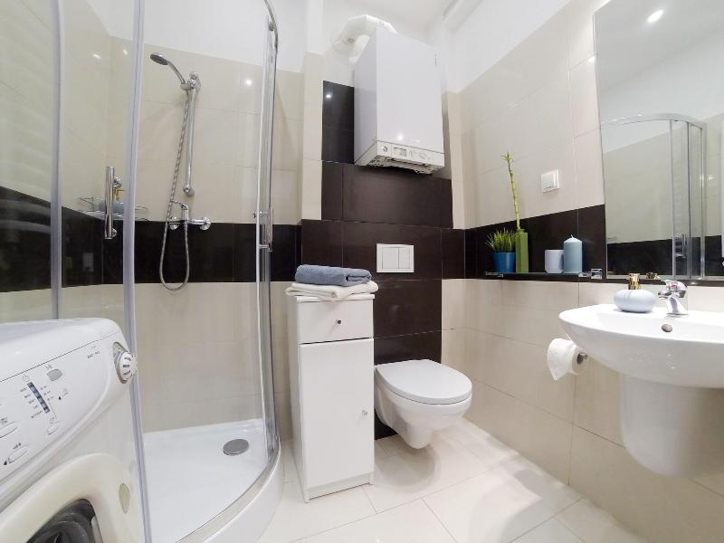 Meyo Apartments image