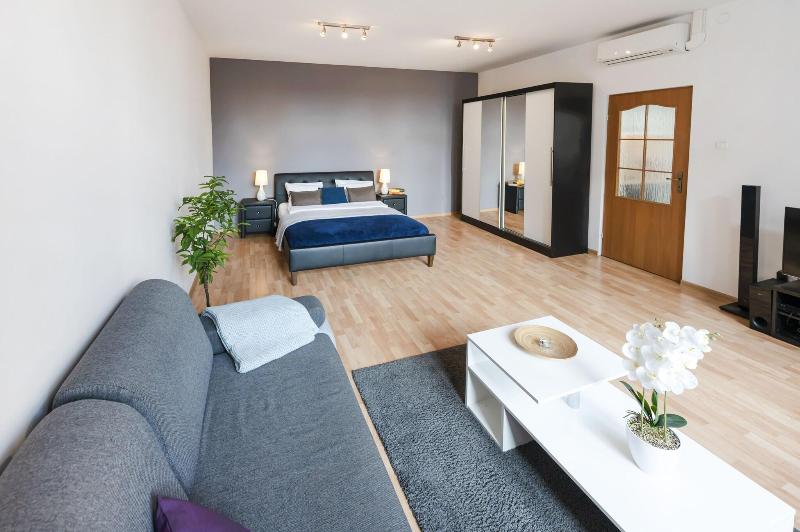 Meyo Apartments image