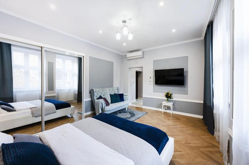 Meyo Apartments image