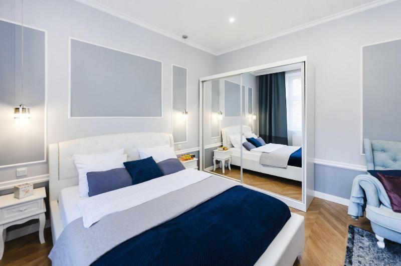 Meyo Apartments image