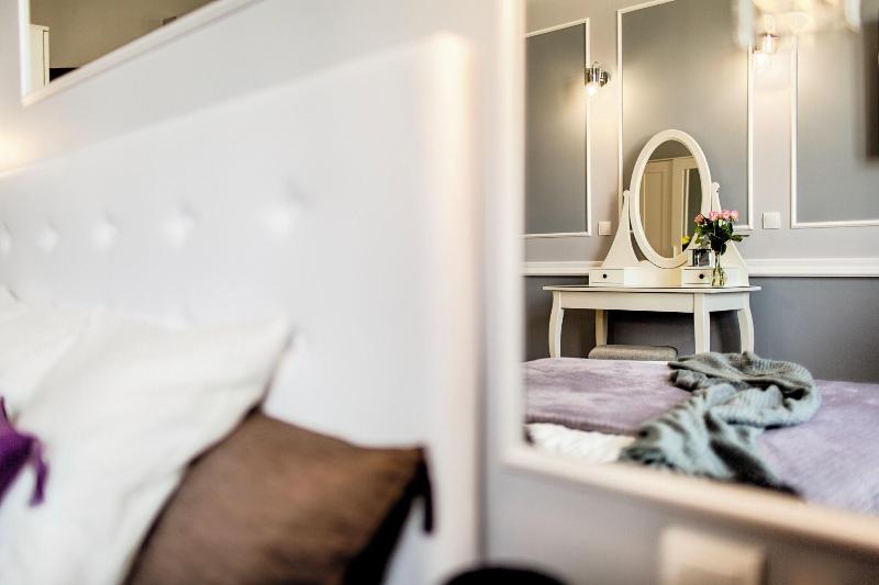 Meyo Apartments image