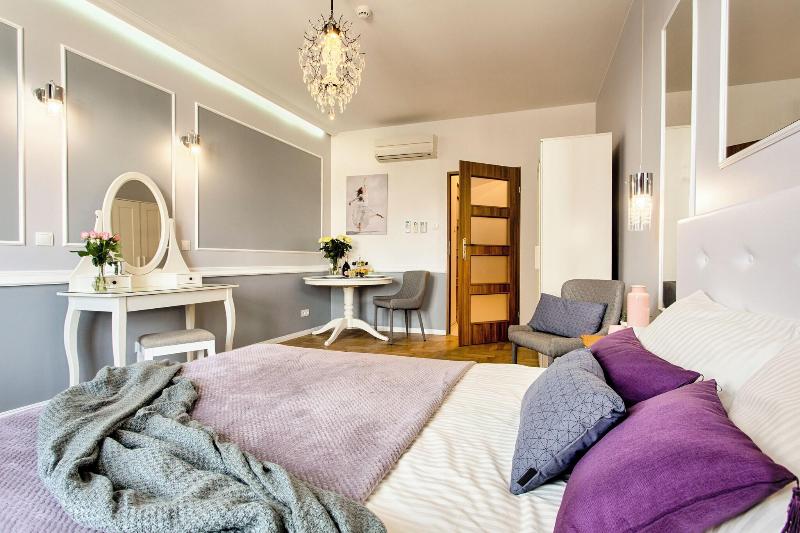 Meyo Apartments image